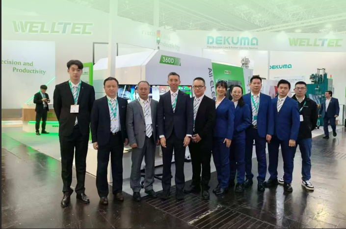 K 2025 完美落幕，華大機(jī)械攜創(chuàng)新技術(shù)贏(yíng)得全球客戶(hù)贊譽(yù)！